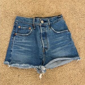 Levi’s Ribcage Shorts